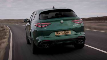 Alfa Romeo Stelvio Quadrifoglio - rear cornering left